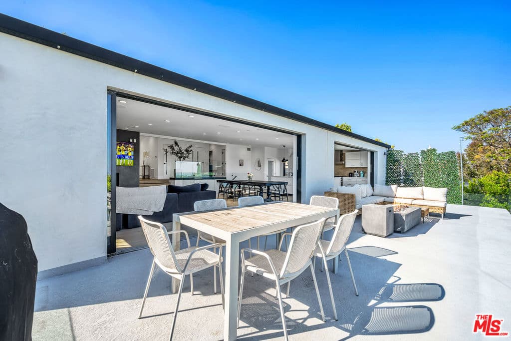 Single Family Residence for rent at 1812 Navy Street, Santa Monica, CA featuring 5 beds and 3 baths