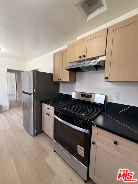 Condominium for rent at 1154 N Orange Grove Ave. 1/2, West Hollywood, CA featuring 1 bed and 1 bath