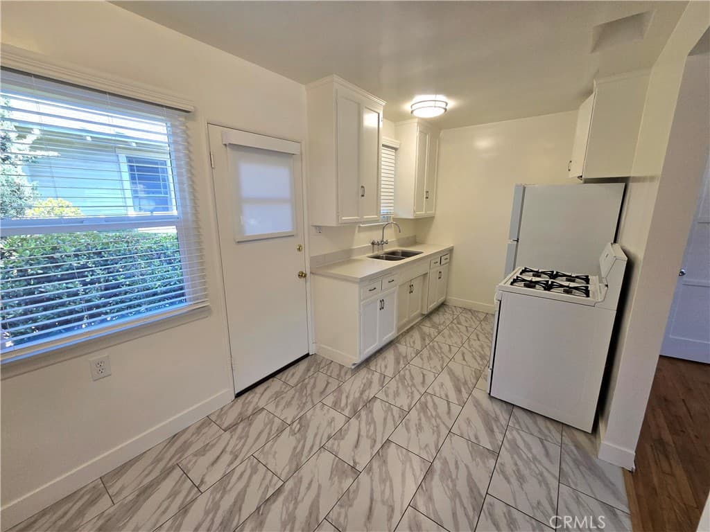 Apartment for rent at 119 W Lomita Avenue 2, Glendale, CA featuring 1 bed and 1 bath