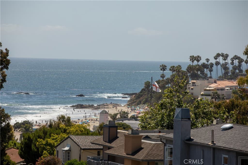 Triplex for rent at 464 Bent Street C, Laguna Beach, CA featuring 1 bed and 1 bath