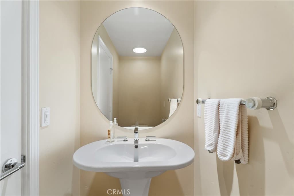 Single Family Residence for rent at 1351 La Mirada, Laguna Beach, CA featuring 3 beds and 3 baths