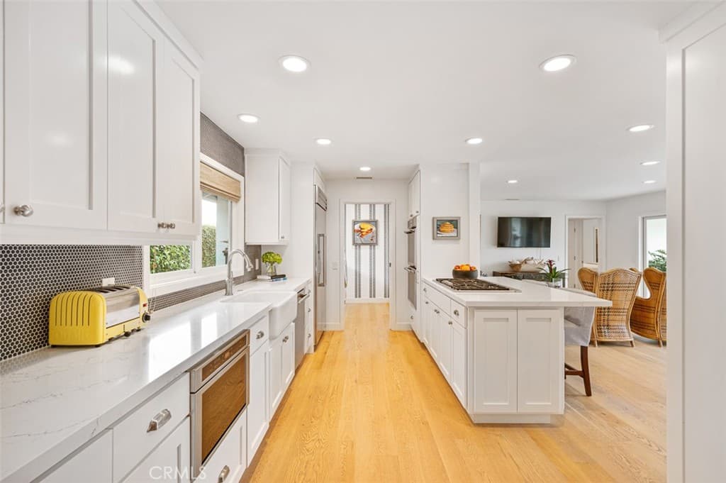 Single Family Residence for rent at 1419 Santiago, Newport Beach, CA featuring 4 beds and 3 baths