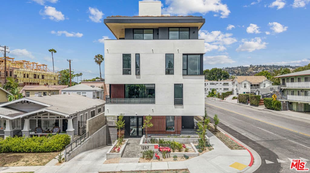 Condominium for rent at 1257 N Detroit Street 103, West Hollywood, CA featuring 1 bed and 1 bath