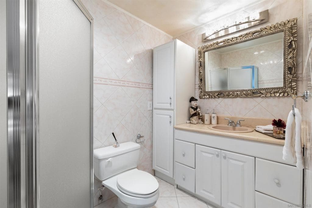 Residential Lease for rent at 42 The Point, Coronado, San Diego County, CA featuring 4 beds and 5 baths