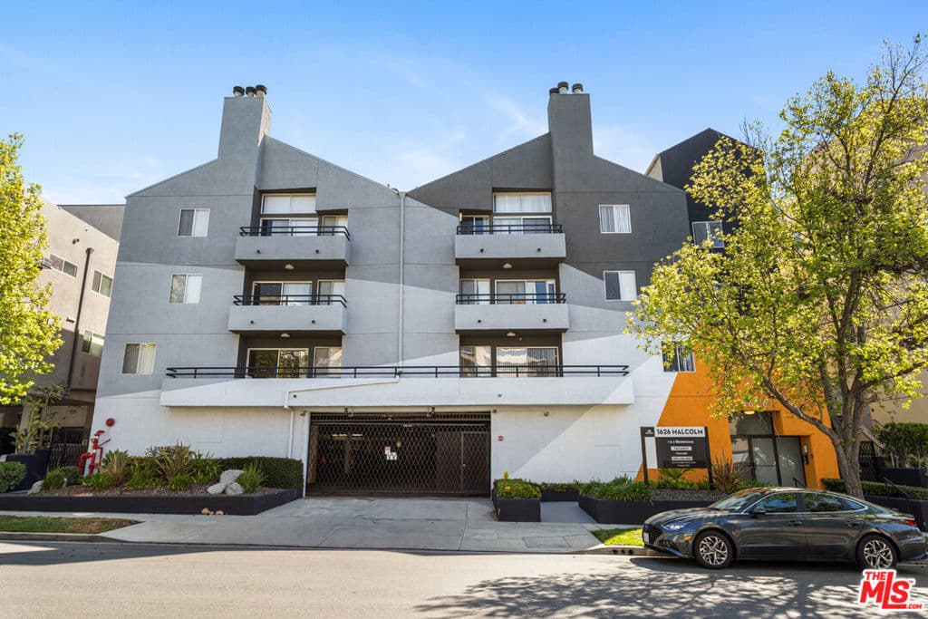 Residential Lease for rent at 1626 Malcolm Avenue 205, Los Angeles, Los Angeles County, CA featuring 2 beds and 2 baths