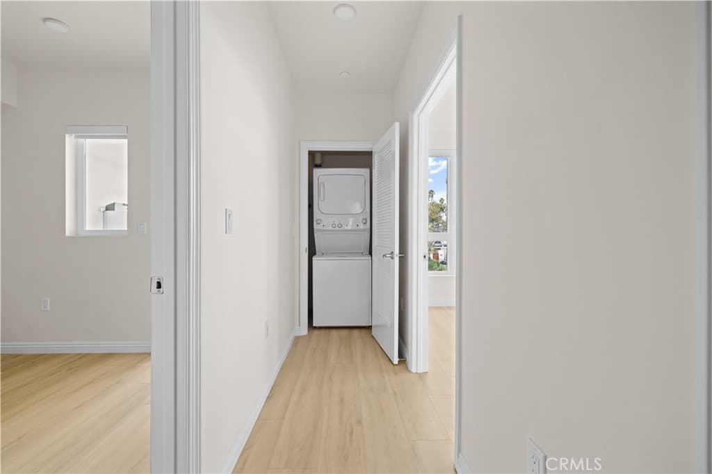 Residential Lease for rent at 1818 S Norton Avenue 201, Los Angeles, Los Angeles County, CA featuring 2 beds and 2 baths