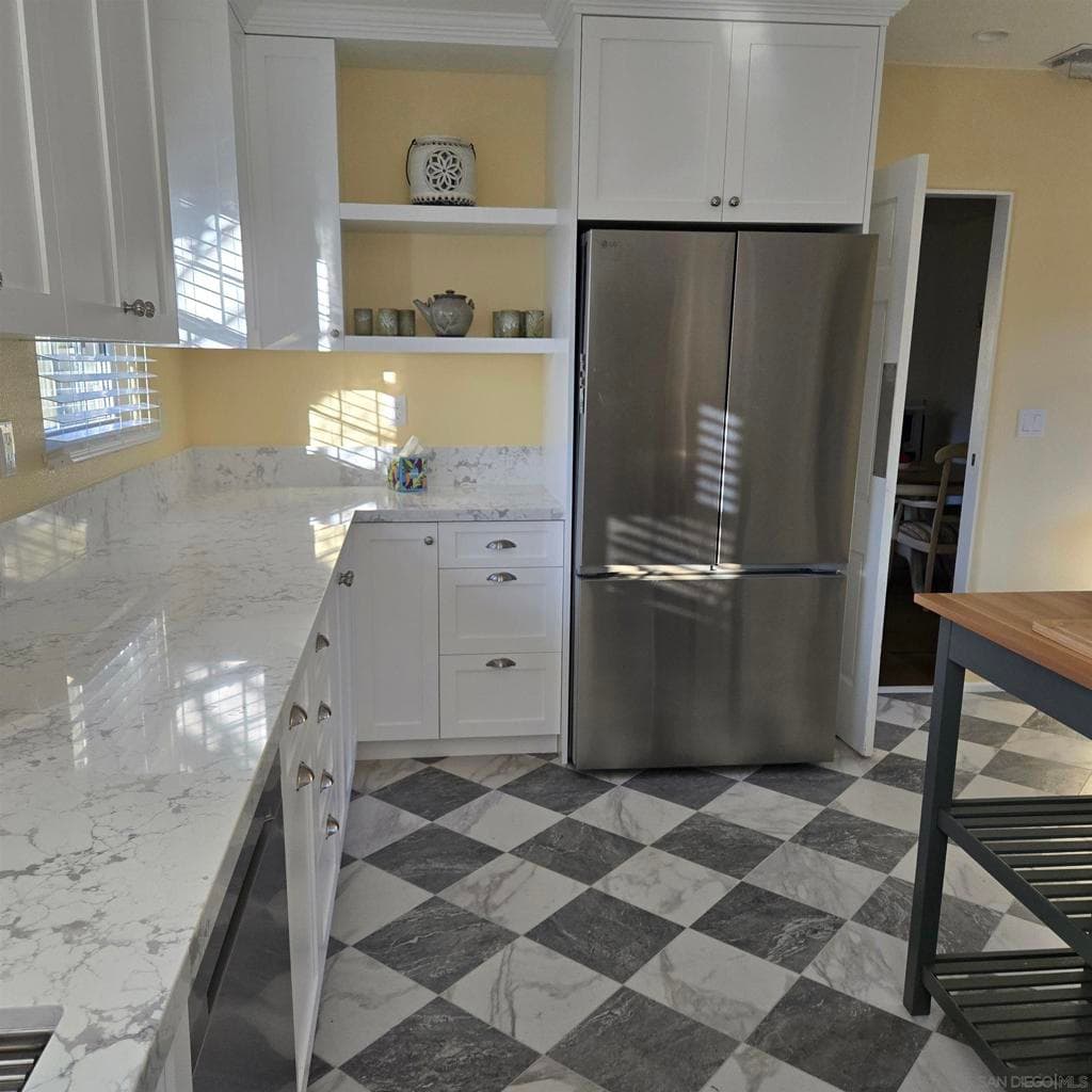 Residential Lease for rent at 901 A Ave, Coronado, San Diego County, CA featuring 3 beds and 2 baths