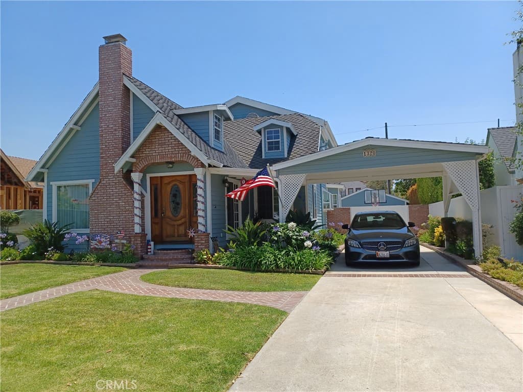 Rooming House for rent at 1320 Cedar Street, Santa Monica, CA featuring 1 bed and 1 bath