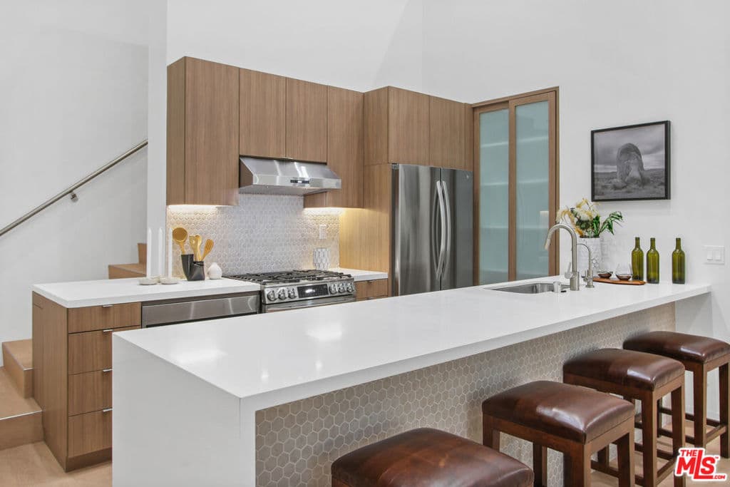 Condominium for rent at 1025 Ocean Avenue 302, Santa Monica, CA featuring 3 beds and 3 baths