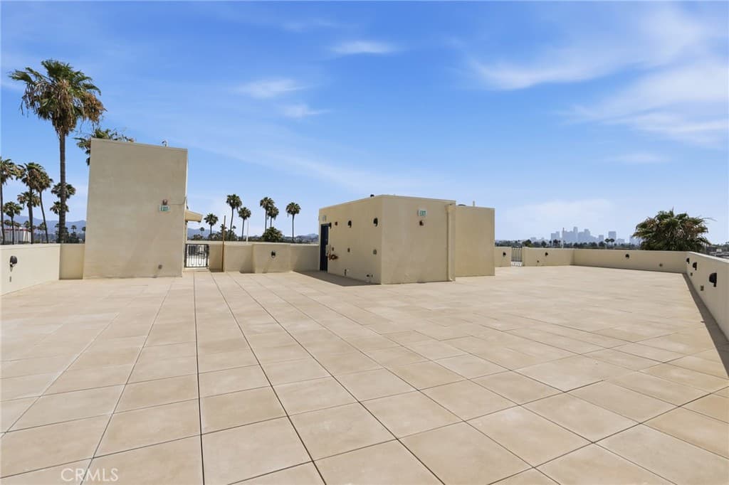 Residential Lease for rent at 1818 S Norton Avenue 301, Los Angeles, Los Angeles County, CA featuring 2 beds and 2 baths