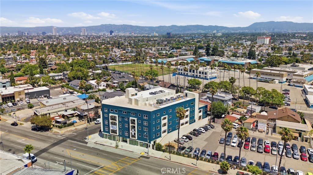 Residential Lease for rent at 1818 S Norton Avenue 311, Los Angeles, Los Angeles County, CA featuring 2 beds and 2 baths