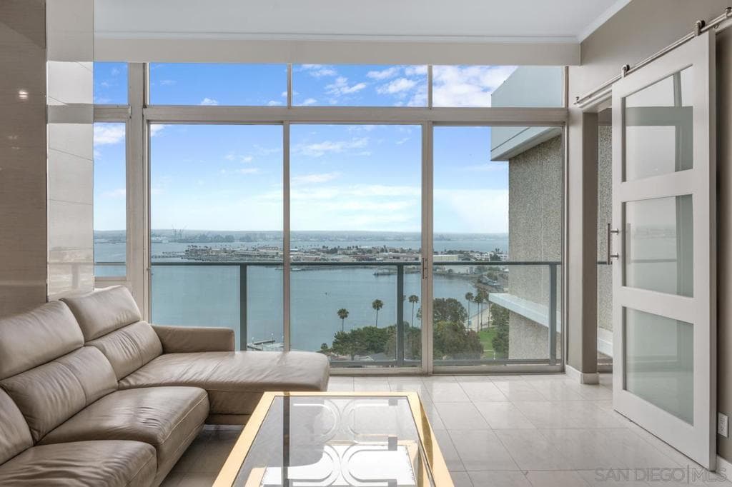 Residential Lease for rent at 1820 Avenida Del Mundo 1605, Coronado, San Diego County, CA featuring 2 beds and 2 baths