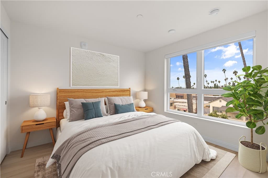 Residential Lease for rent at 1818 S Norton Avenue 407, Los Angeles, Los Angeles County, CA featuring 3 beds and 2 baths