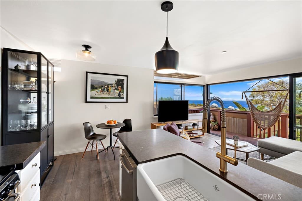 Duplex for rent at 290 La Brea Street, Laguna Beach, CA featuring 1 bed and 1 bath