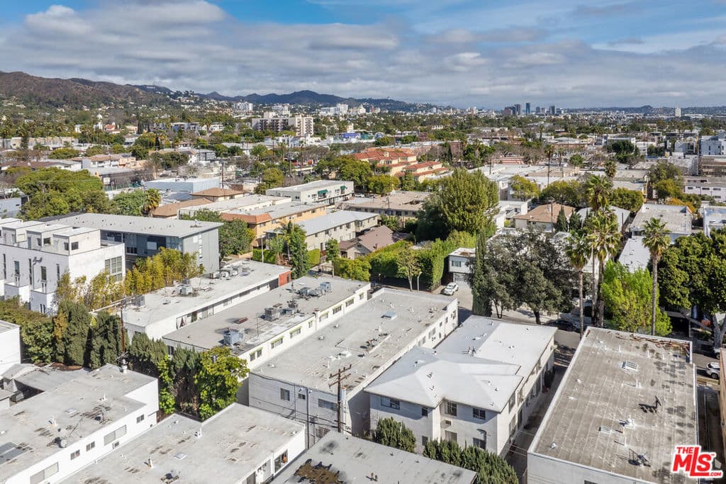 Condominium for rent at 1023 N Laurel Avenue 2, West Hollywood, CA featuring 1 bed and 1 bath