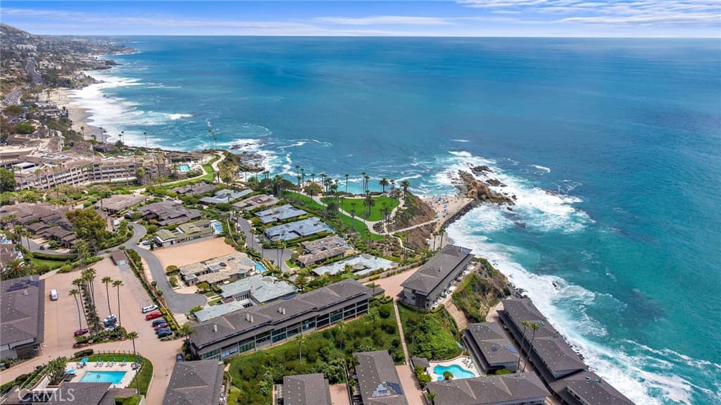 Townhouse for rent at 53 Blue Lagoon, Laguna Beach, CA featuring 2 beds and 3 baths