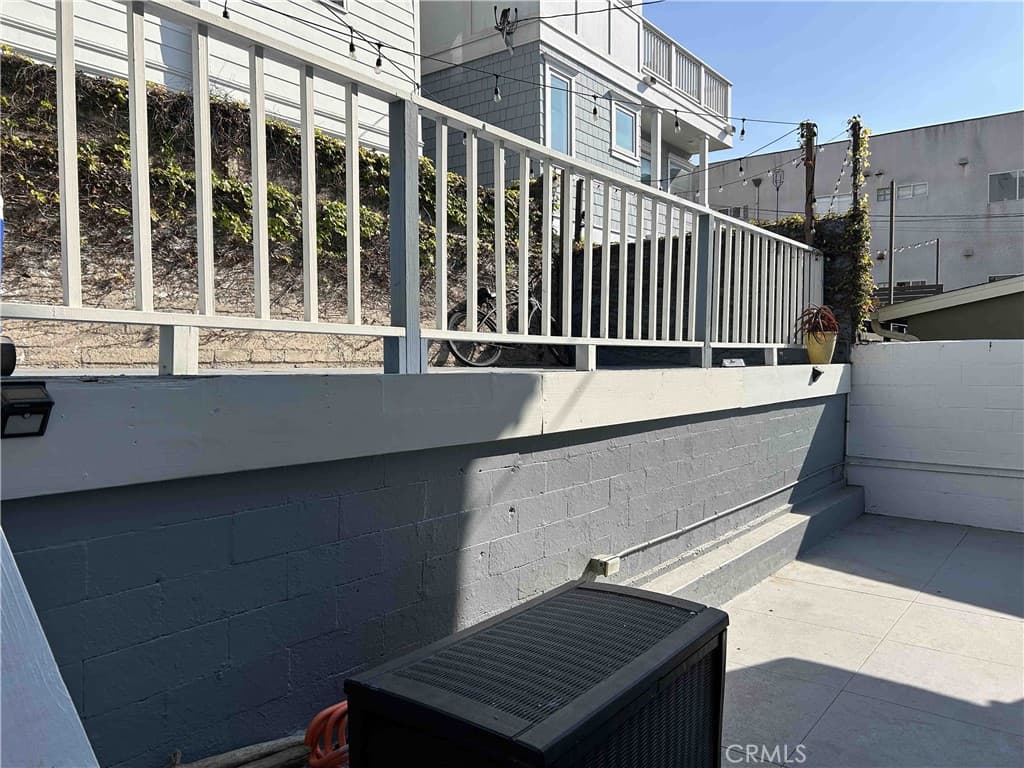 Duplex for rent at 224 Bayview 224, Hermosa Beach, CA featuring 1 bed and 1 bath