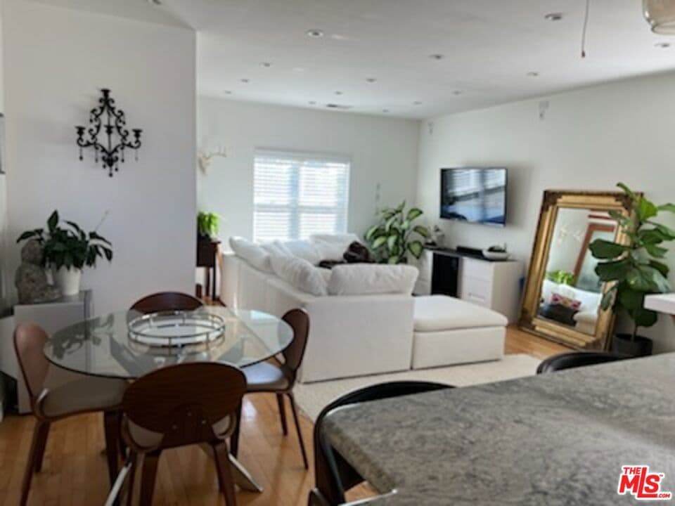 Apartment for rent at 1033 1/2 N Martel Avenue, West Hollywood, CA featuring 1 bed and 1 bath