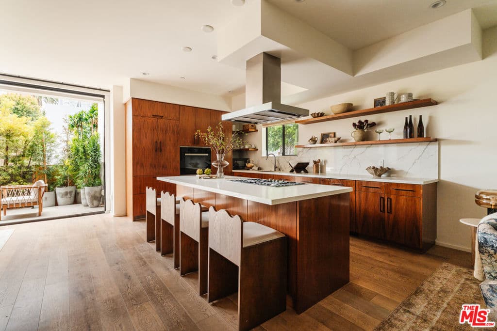 Townhouse for rent at 3214 Highland Avenue 4, Santa Monica, CA featuring 3 beds and 3 baths