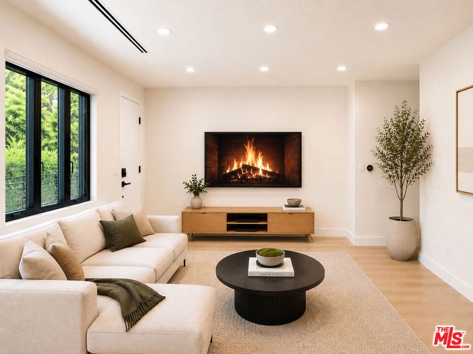 Residential Lease for rent at 912 N Harper Avenue 1, Los Angeles, Los Angeles County, CA featuring 2 beds and 2 baths