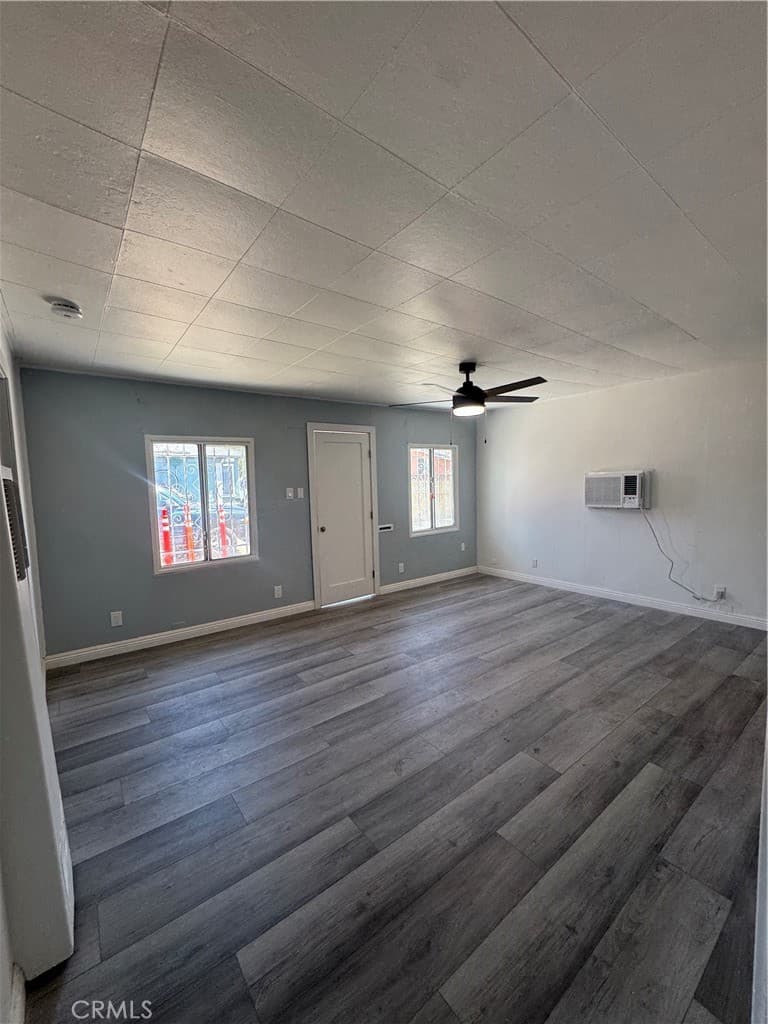 Duplex for rent at 3520 W 111, Inglewood, CA featuring 2 beds and 1 bath