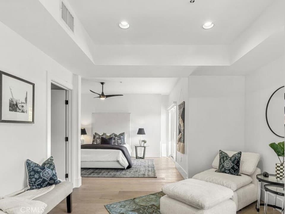 Residential Lease for rent at 6422 Weidlake, Los Angeles, Los Angeles County, CA featuring 5 beds and 4 baths