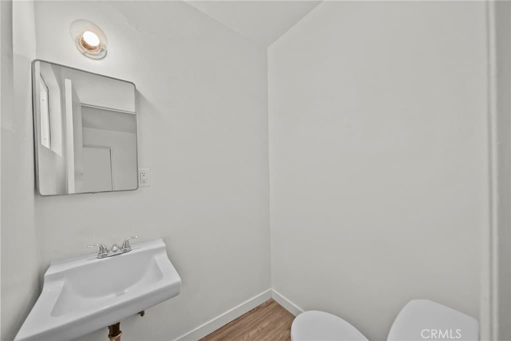 Apartment for rent at 231 Justin Avenue 7, Glendale, CA featuring 2 beds and 2 baths