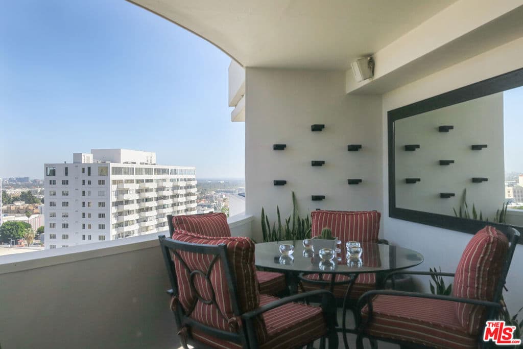 Residential Lease for rent at 7250 FRANKLIN Avenue 801, Los Angeles, Los Angeles County, CA featuring 1 bed and 2 baths