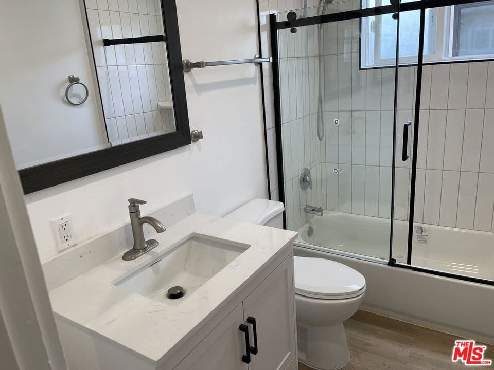 Condominium for rent at 1419 Stanford Street Unit D, Santa Monica, CA featuring 2 beds and 1 bath