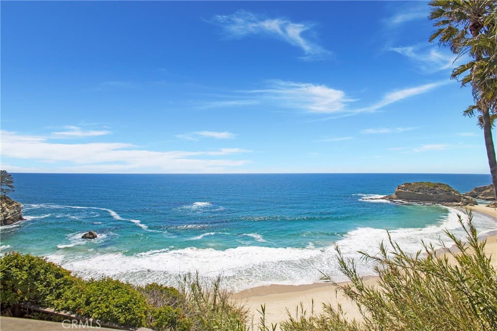 Single Family Residence for rent at 78 S La Senda, Laguna Beach, CA featuring 5 beds and 3 baths