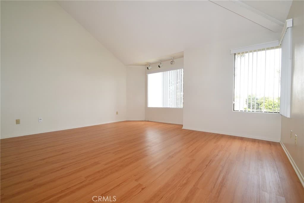 Townhouse for rent at 2595 Plaza Del Amo 413, Torrance, CA featuring 2 beds and 3 baths