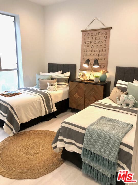 Residential Lease for rent at 1827 Midvale Avenue 204, Los Angeles, Los Angeles County, CA featuring 3 beds and 2 baths