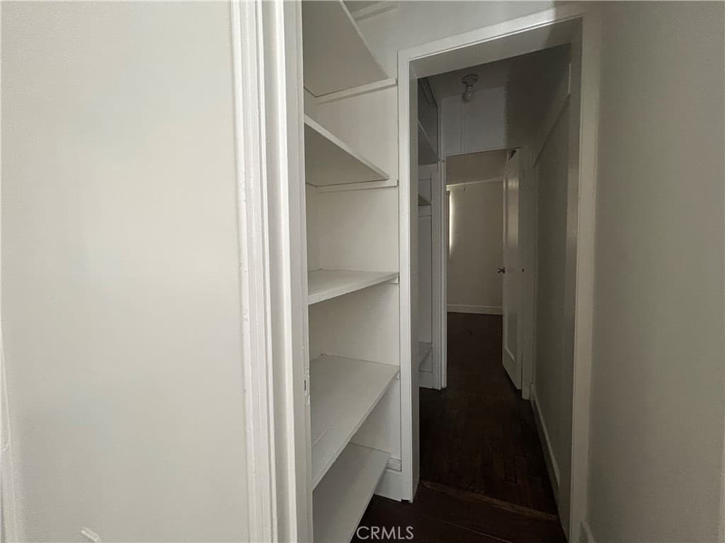 Duplex for rent at 214 E Stocker B, Glendale, CA featuring 1 bed and 1 bath