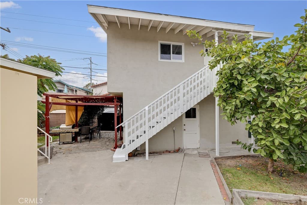 Duplex for rent at 3773 W 168th Street, Torrance, CA featuring 1 bed and 1 bath