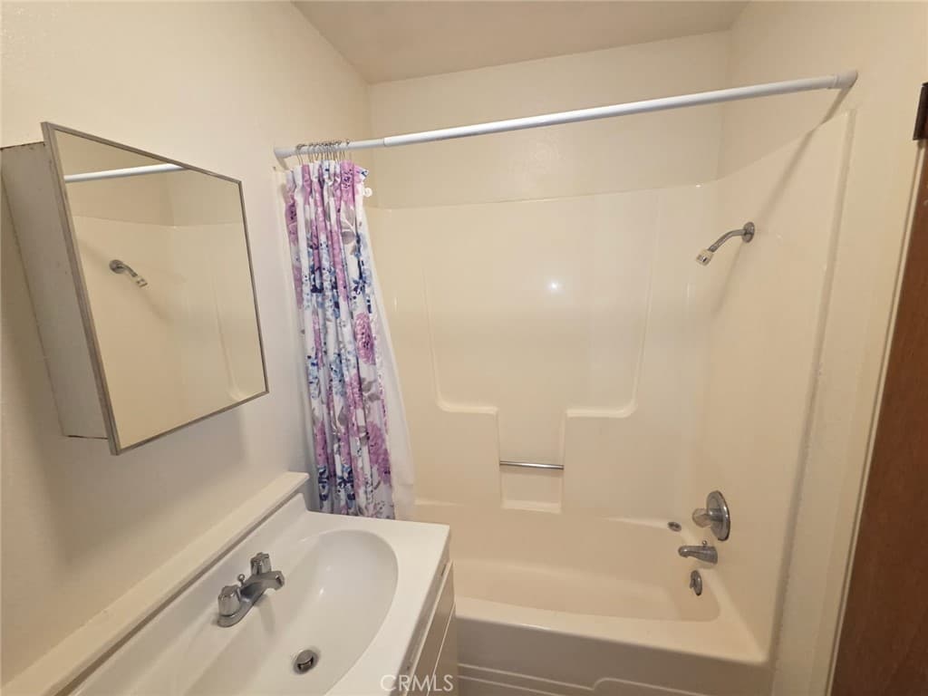 Residential Lease for rent at 1251 Butte Street, Corning, Tehama County, CA featuring 1 bed and 1 bath