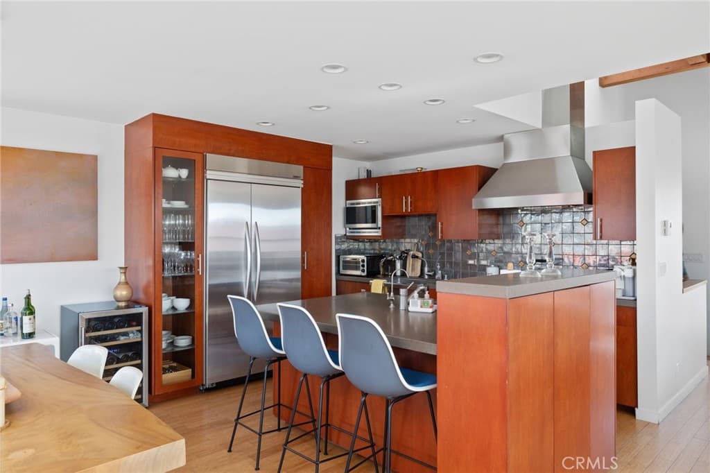Single Family Residence for rent at 701 Loma Drive, Hermosa Beach, CA featuring 4 beds and 4 baths