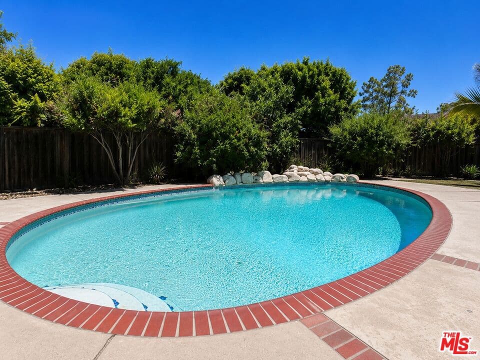 Residential Lease for rent at 6462 Franrivers Avenue, Los Angeles, Los Angeles County, CA featuring 4 beds and 2 baths
