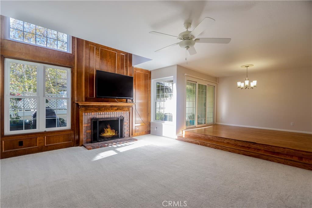 Residential Lease for rent at 431 Cranston Court 101, Long Beach, Los Angeles County, CA featuring 3 beds and 3 baths