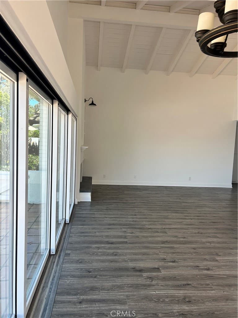 Single Family Residence for rent at 400 Onda, Newport Beach, CA featuring 3 beds and 2 baths