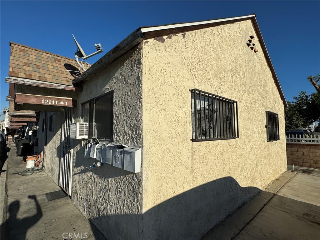 Residential Lease for rent at 12115 1/4 Morehouse Street 7, El Monte, Los Angeles County, CA and 1 bath