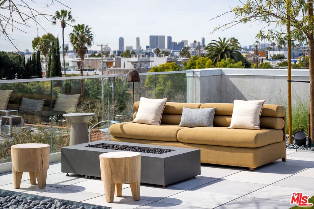 Apartment for rent at 7617 Santa Monica Boulevard 220, West Hollywood, CA and 1 bath