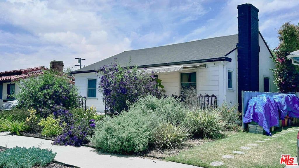 Residential Lease for rent at 3801 Sutro Avenue, Los Angeles, Los Angeles County, CA featuring 2 beds and 2 baths