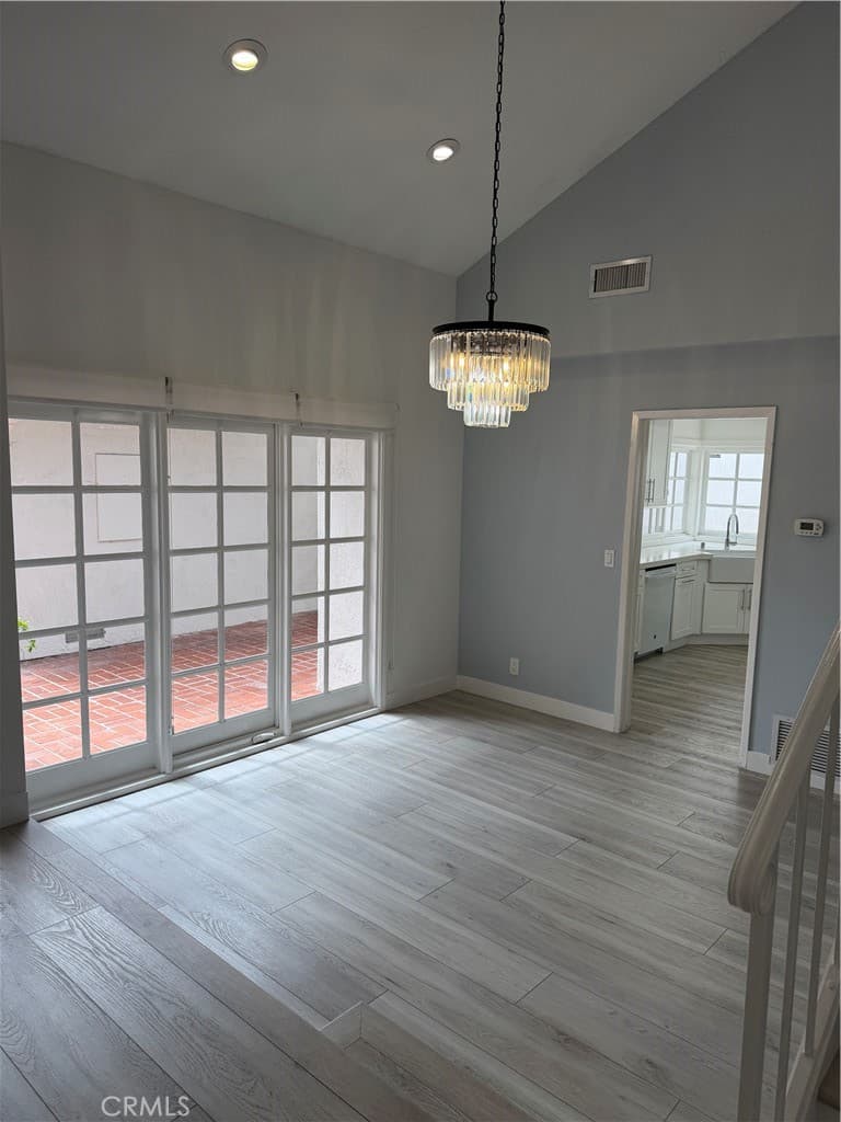 Single Family Residence for rent at 446 Vista Roma, Newport Beach, CA featuring 3 beds and 3 baths