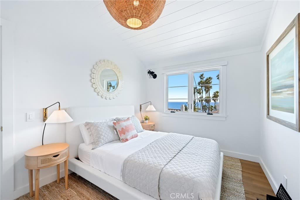 Condominium for rent at 360 Cliff, Laguna Beach, CA featuring 3 beds and 3 baths