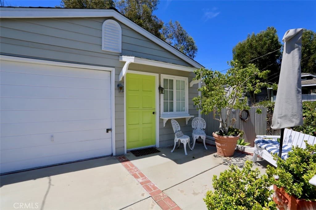 Duplex for rent at 460 Saint Anns Drive, Laguna Beach, CA featuring 1 bed and 1 bath