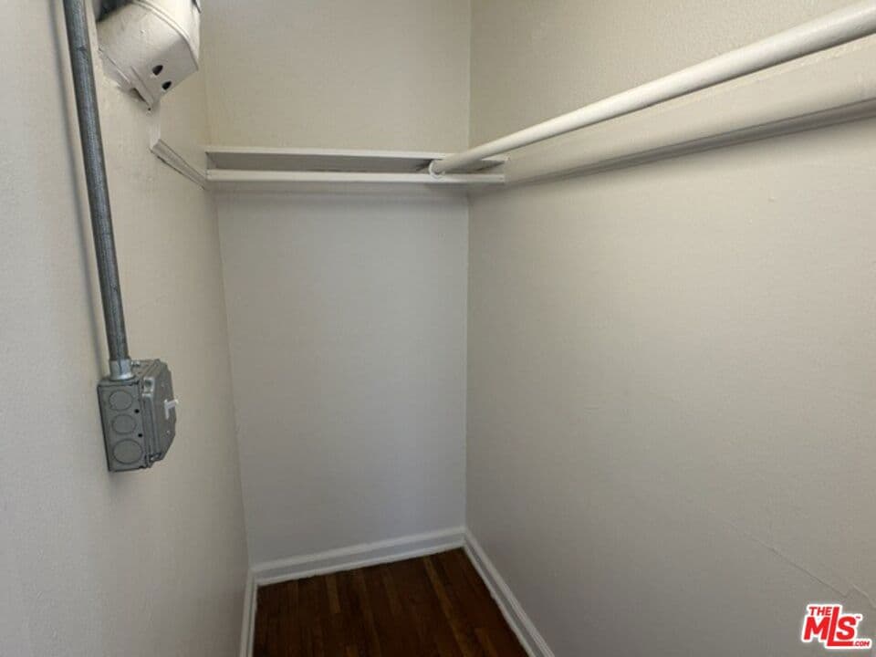 Condominium for rent at 944 Havenhurst Drive, West Hollywood, CA featuring 2 beds and 1 bath