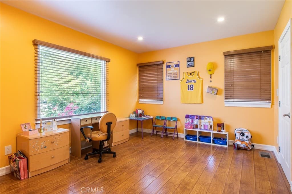 Triplex for rent at 336 W Lexington Drive, Glendale, CA featuring 3 beds and 2 baths