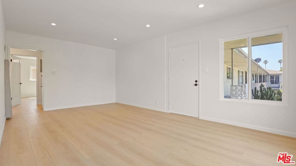 Residential Lease for rent at 1413 18th Street D, Santa Monica, Los Angeles County, CA featuring 3 beds and 2 baths