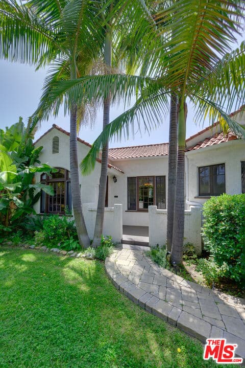 Single Family Residence for rent at 8704 Ashcroft Avenue, West Hollywood, CA featuring 2 beds and 2 baths