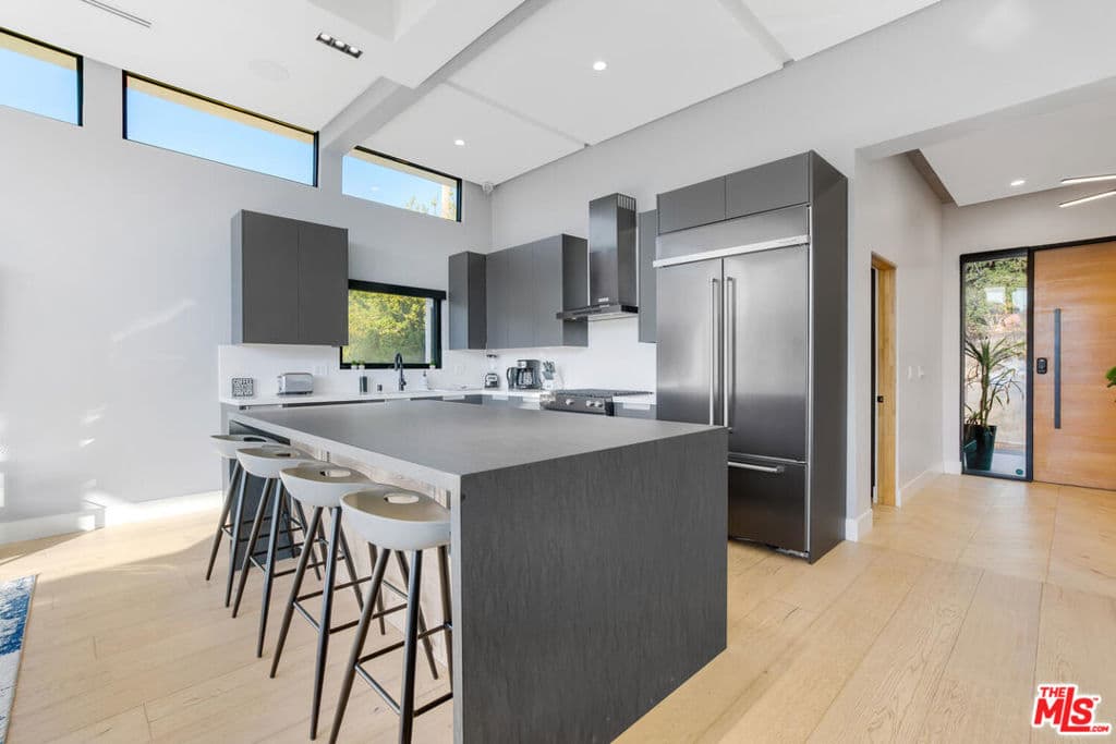 Residential Lease for rent at 2515 Thames Street, Los Angeles, Los Angeles County, CA featuring 4 beds and 4 baths